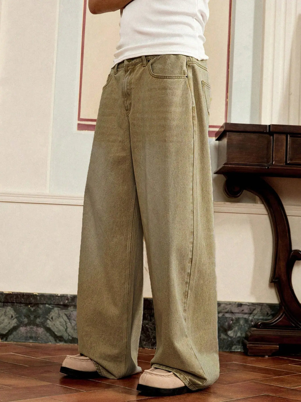 Men's High Street Style Vintage Washed Loose Fit Jeans, Loose Boyfriends Jeans, Trendy Distressed Wide-Leg Trousers, Versatile Fashion Apparel