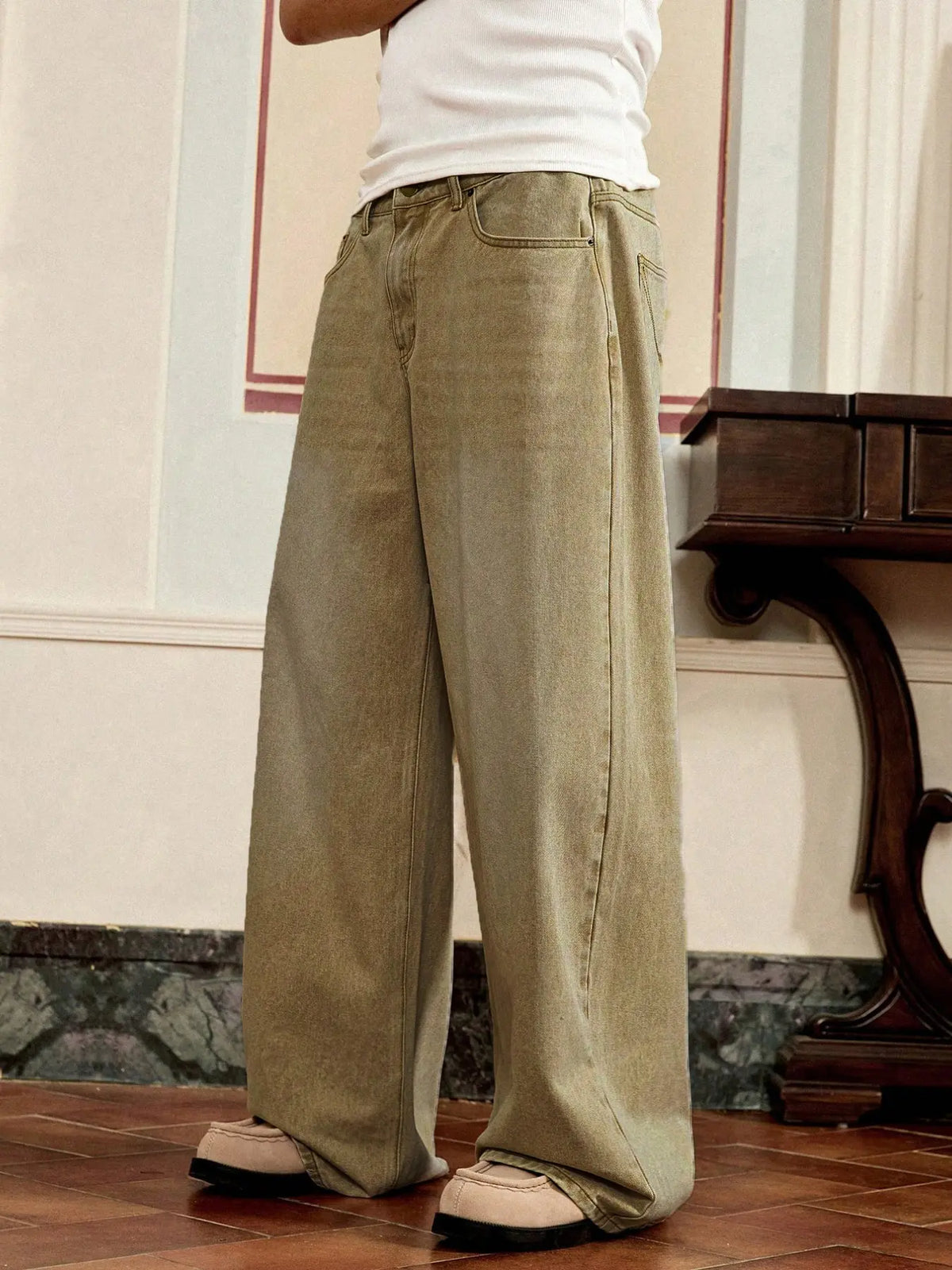 Men's High Street Style Vintage Washed Loose Fit Jeans, Loose Boyfriends Jeans, Trendy Distressed Wide-Leg Trousers, Versatile Fashion Apparel