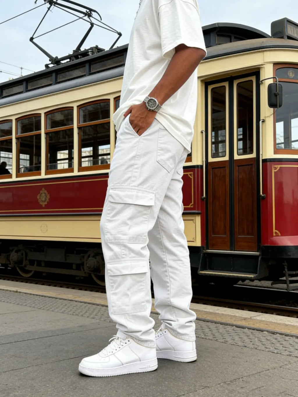 Men's New Casual Plain Baggy Straight Leg Jeans Pants with Side Pockets, Loose-Fitting Button Fly Denim Jeans for All Seasons, Trendy Korean Style Streetwear Fashion