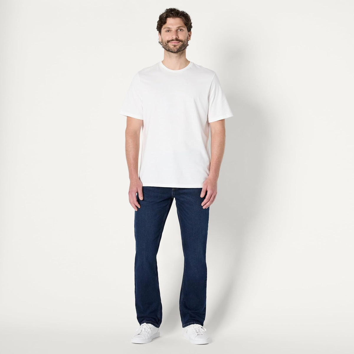 Amazon Essentials Men's Straight-Fit Jeans, Midweight Vintage Inspired Denim, Fitted Through Hip and Thigh