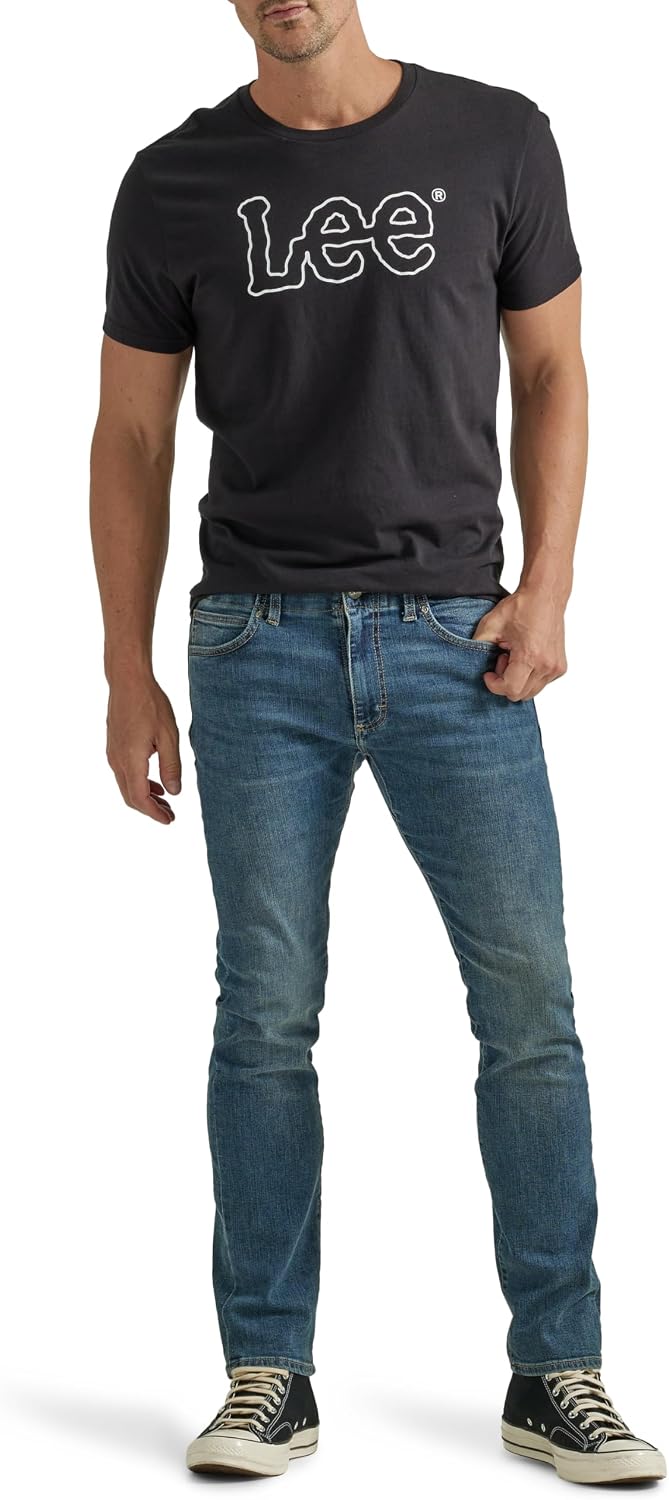 Men's Extreme Motion Slim Straight Leg Jean 2015437