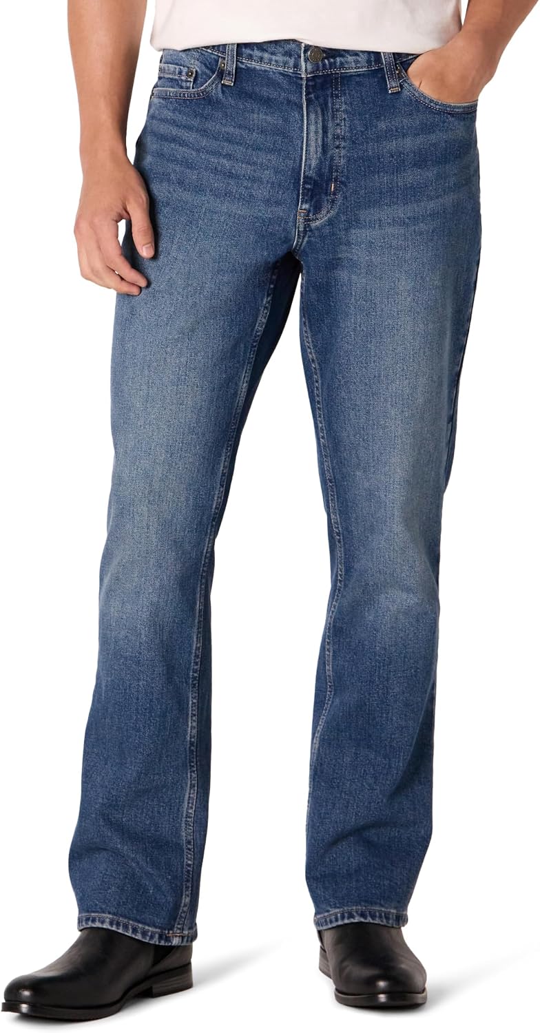Amazon Essentials Men's Heavyweight Denim Straight-Fit Bootcut Jeans with 5 Pocket Styling, Zip Fly, Stretch