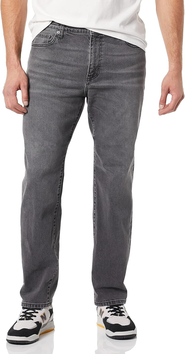 Amazon Essentials Men's Straight-Fit Stretch Jean, Light-Stretch Denim