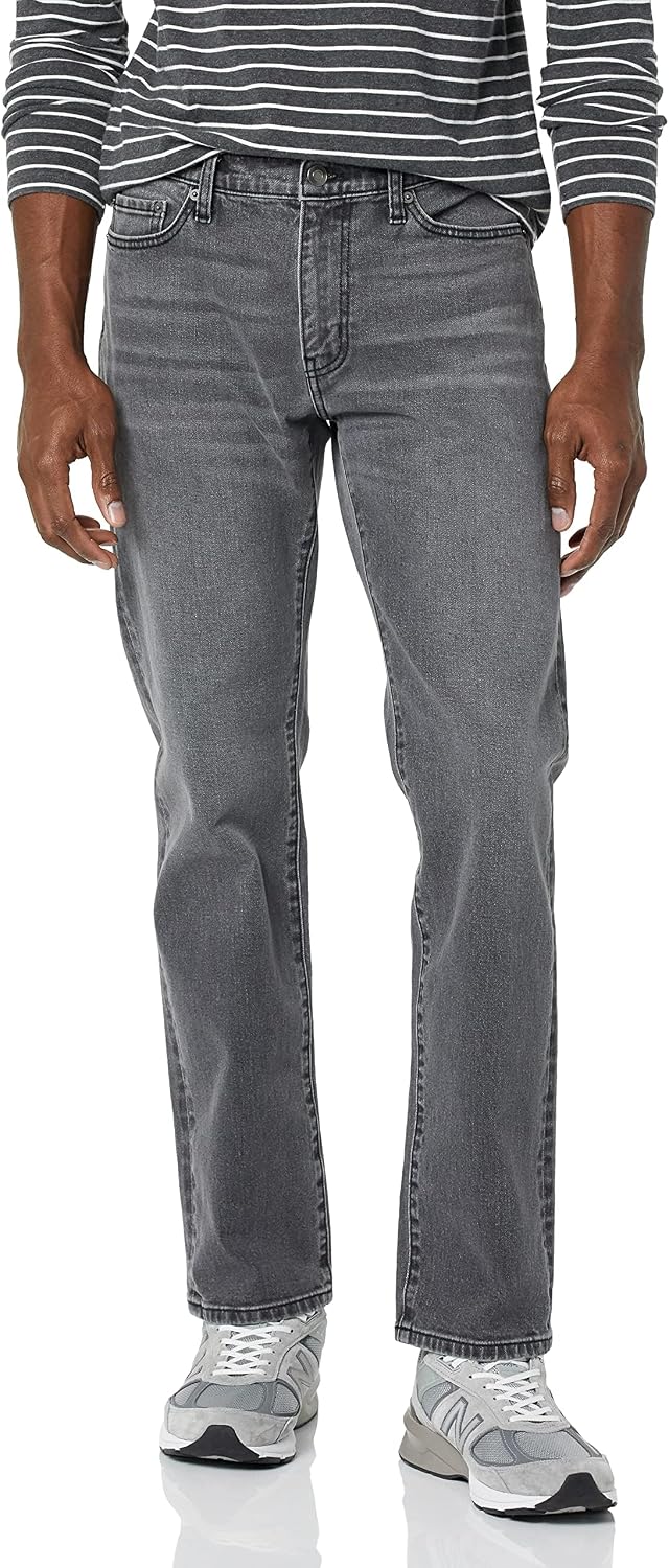 Amazon Essentials Men's Straight-Fit Stretch Jean, Light-Stretch Denim