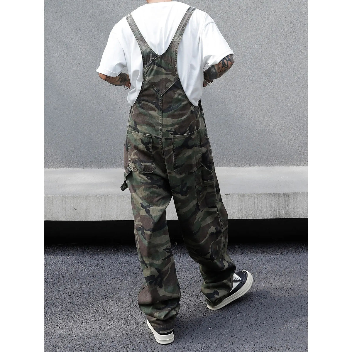 Men's 100% Pure Cotton Oversize Loose-Fit Camouflage Cargo Suspender Overalls Pants - Vintage Washed Denim, Bold Graphic, Classic Retro Vibe, Stylish Straps, Multiple Pockets, All Seasons, Sneaker Friendly, Menswear for Outdoors Casual Streetwear