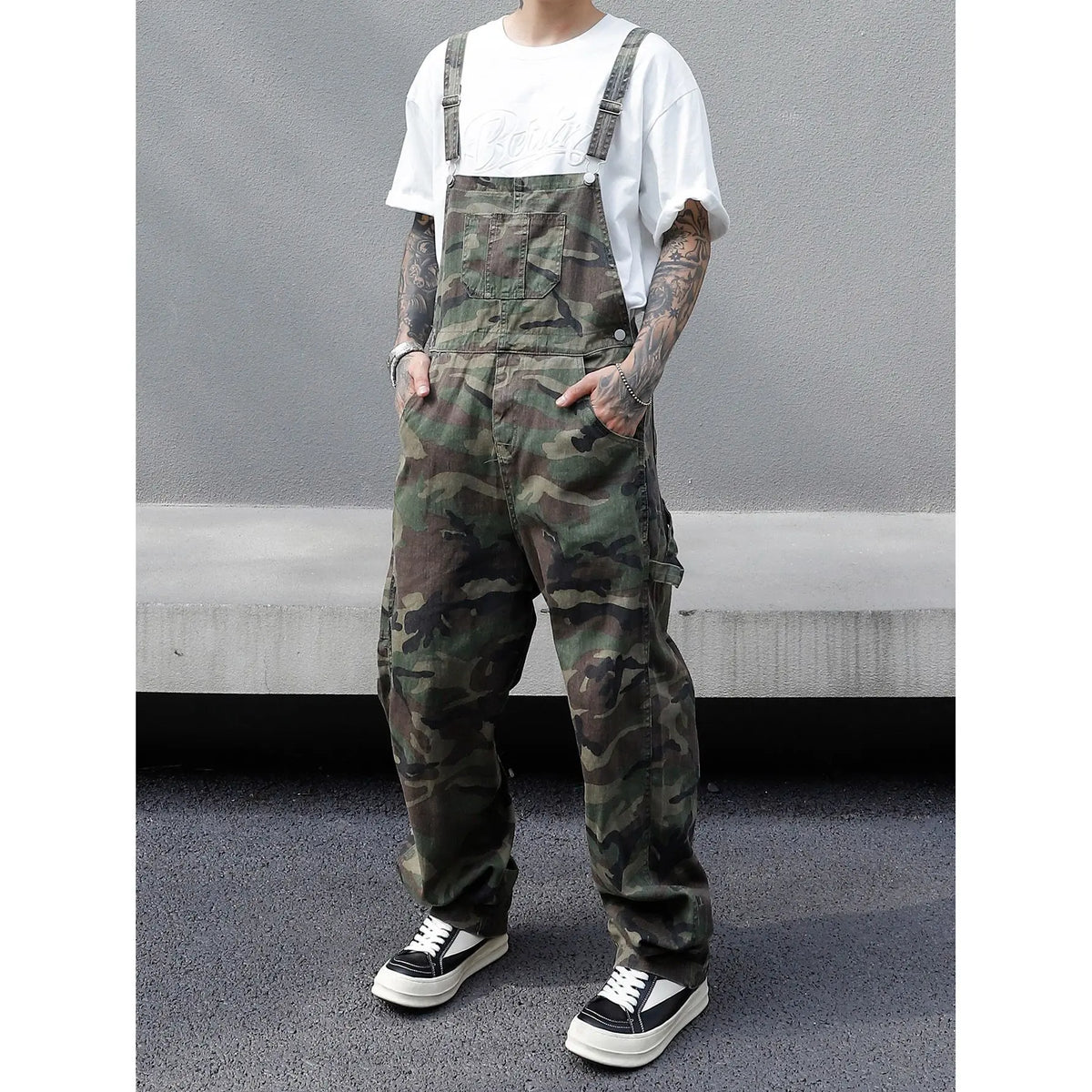 Men's 100% Pure Cotton Oversize Loose-Fit Camouflage Cargo Suspender Overalls Pants - Vintage Washed Denim, Bold Graphic, Classic Retro Vibe, Stylish Straps, Multiple Pockets, All Seasons, Sneaker Friendly, Menswear for Outdoors Casual Streetwear