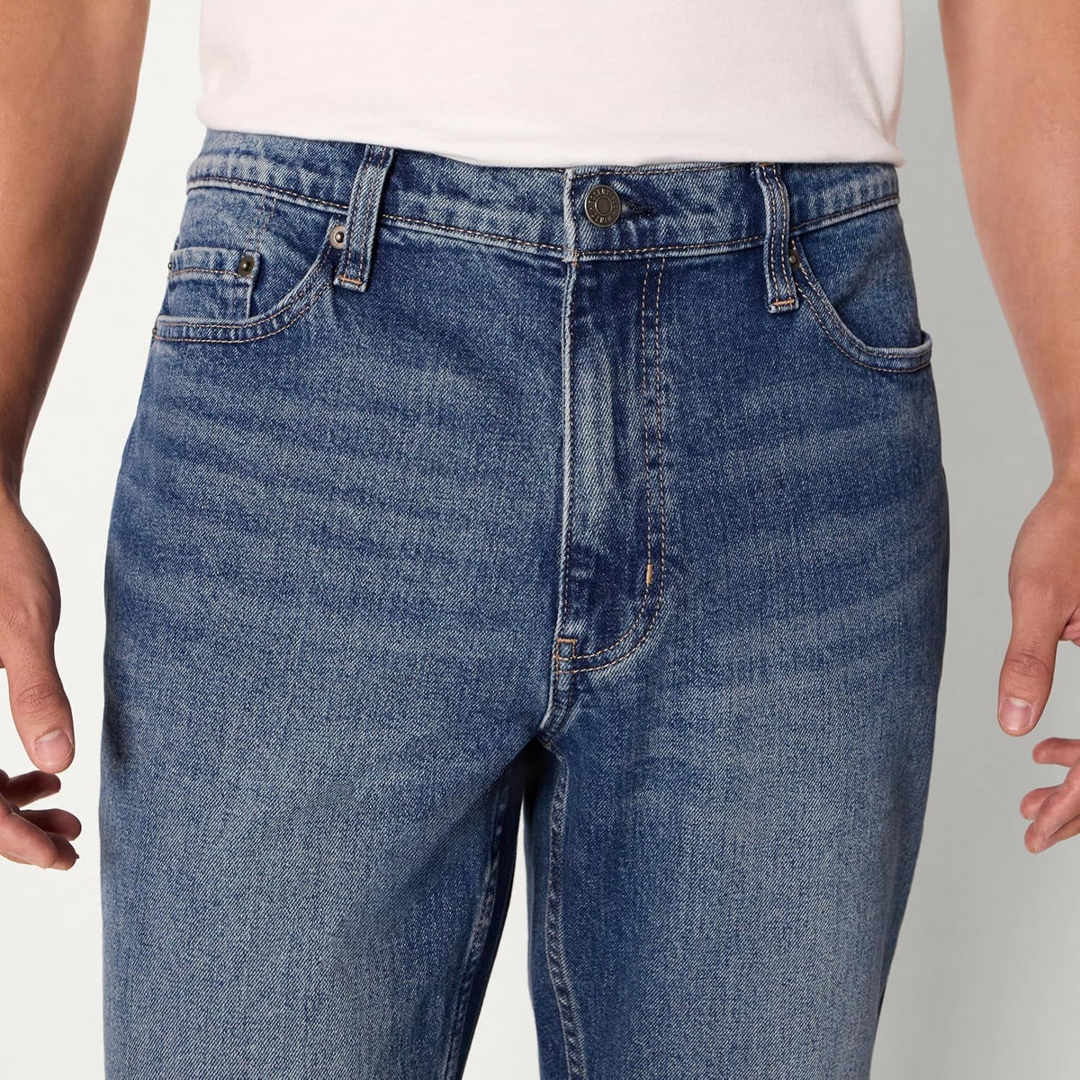 Amazon Essentials Men's Heavyweight Denim Straight-Fit Bootcut Jeans with 5 Pocket Styling, Zip Fly, Stretch