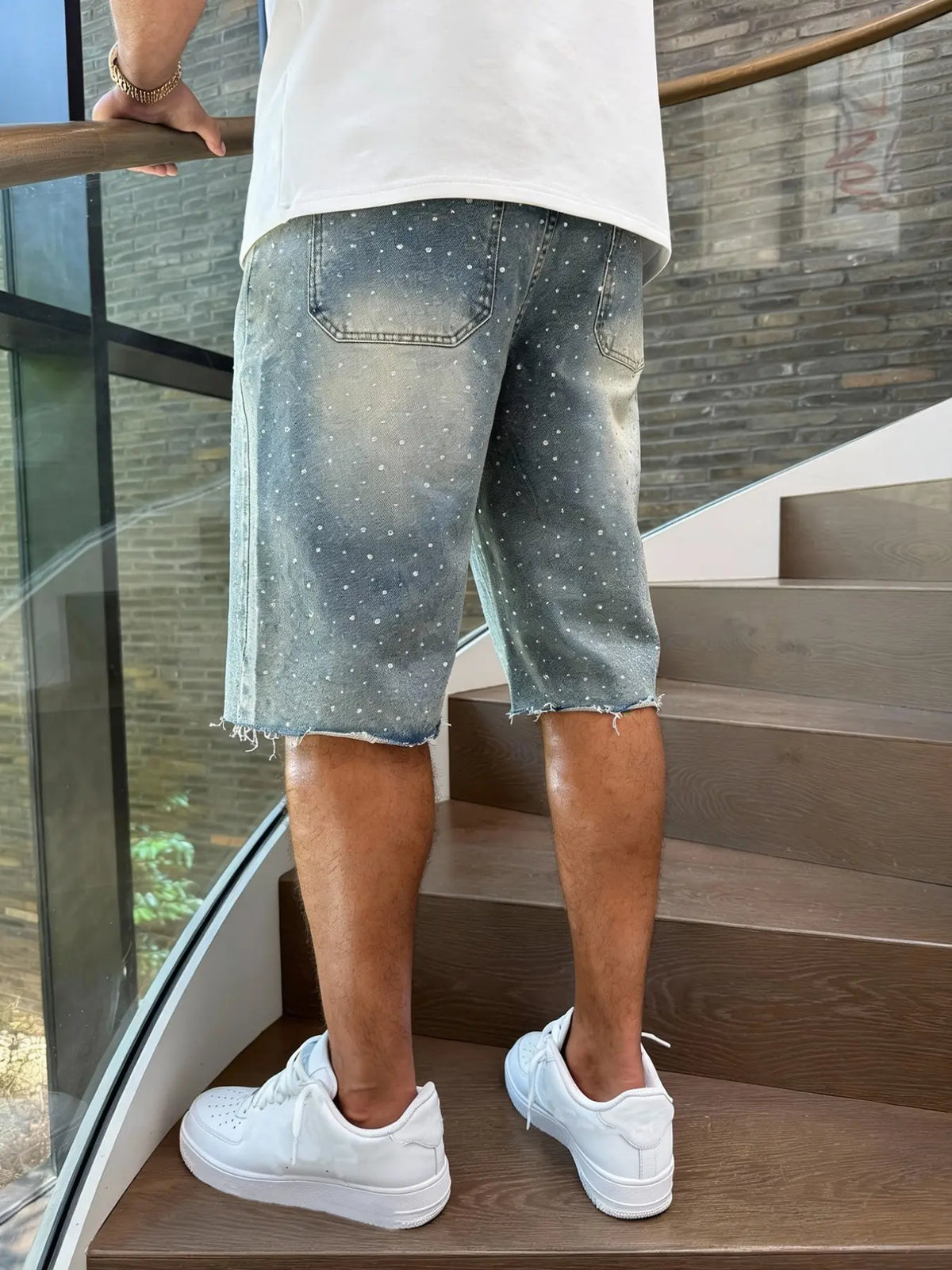 Men's Light Blue Casual Fashion Denim Mid-Length Shorts, Aesthetic Streetwear with Rhinestone Embellishment, Raw Hem Cuffs, Tropical Resort Vibe for Summer Street Style