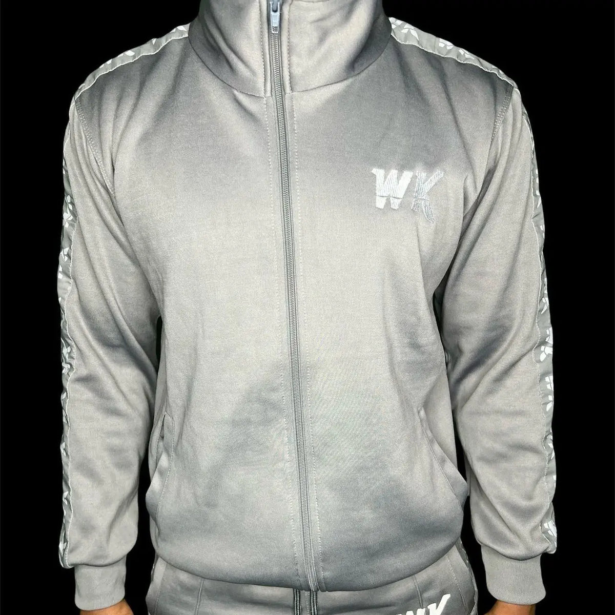 Warm and Trendy Men's Fall/Winter Jumpsuit for Comfortable Wear
