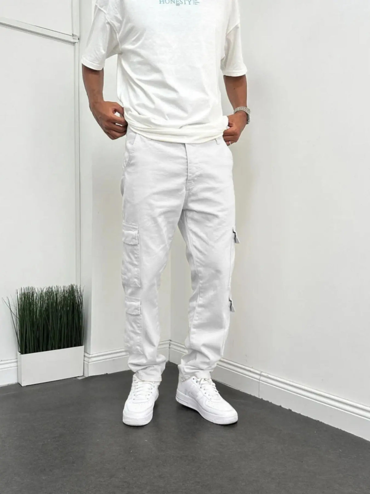 Men's New Casual Plain Baggy Straight Leg Jeans Pants with Side Pockets, Loose-Fitting Button Fly Denim Jeans for All Seasons, Trendy Korean Style Streetwear Fashion
