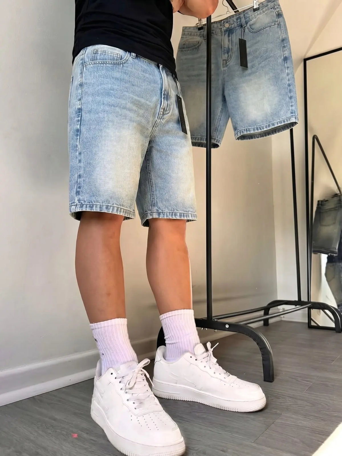 Men's Summer Vintage Washed Blue Gradient Denim Shorts, Loose-Fitting Wide Leg Jeans, Casual High Street Style Five-Quarter Pants, Loose Fit Jorts