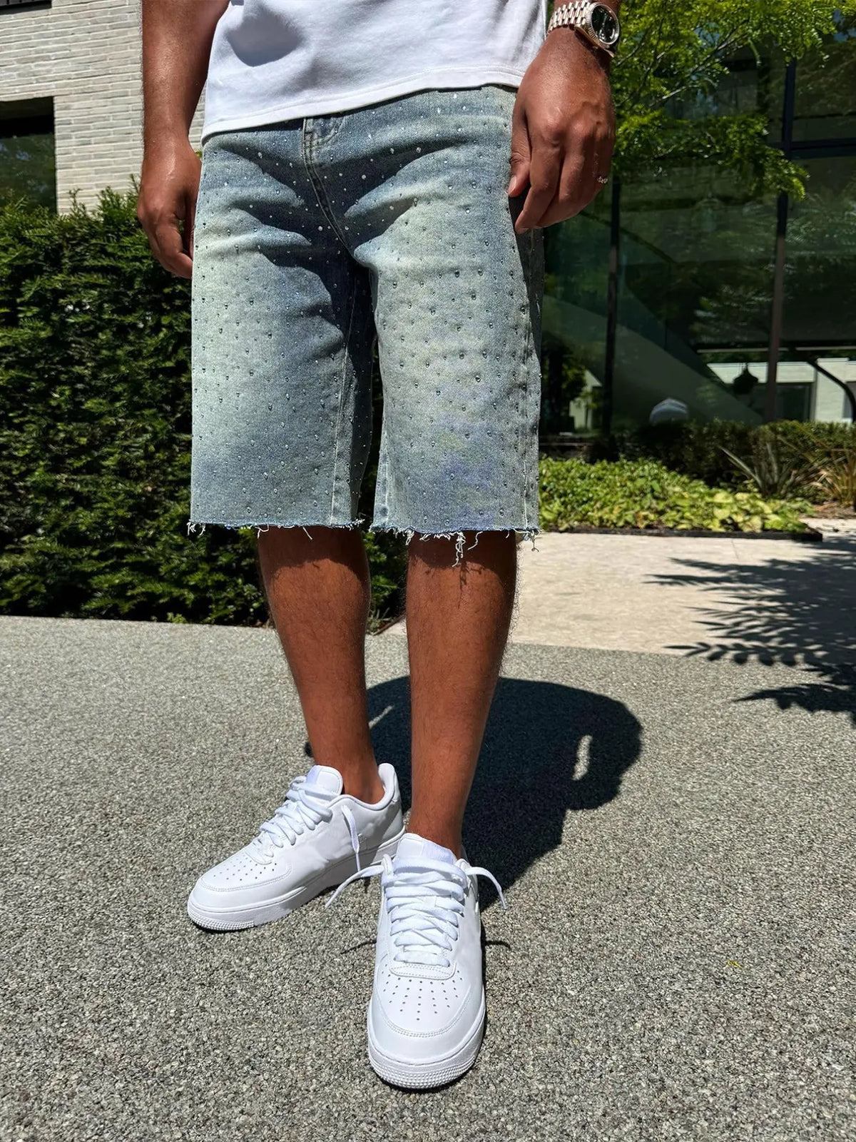 Men's Light Blue Casual Fashion Denim Mid-Length Shorts, Aesthetic Streetwear with Rhinestone Embellishment, Raw Hem Cuffs, Tropical Resort Vibe for Summer Street Style